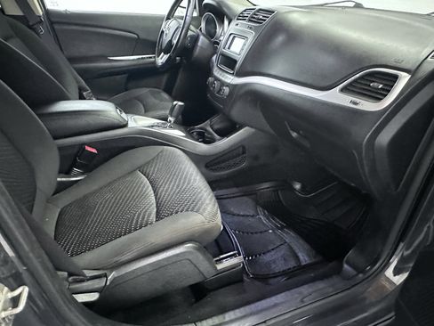 Used 2017 Dodge Journey Crossroad FWD image 33