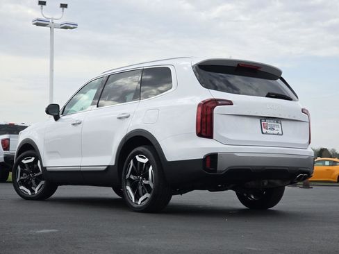 Used 2025 Kia Telluride S FWD image 18