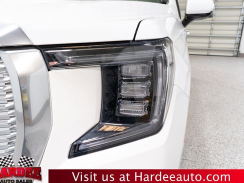 Used 2023 GMC Yukon XL Denali w/ Denali Reserve Package image 8