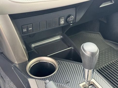 Used 2015 Toyota RAV4 XLE image 21