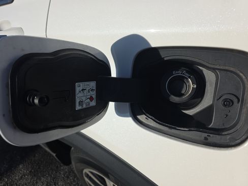 Certified 2022 Ford Explorer ST-Line w/ Class IV Trailer Tow Package image 14