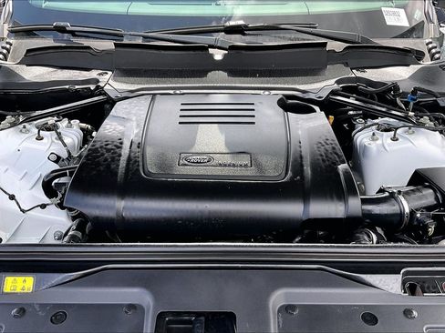 Certified 2025 Land Rover Discovery S AWD/4WD image 28