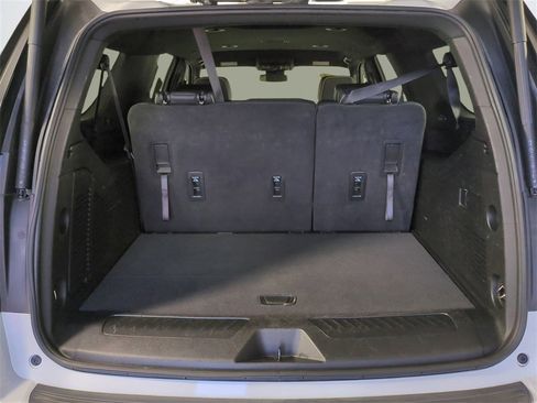 Used 2024 GMC Yukon XL SLT image 14
