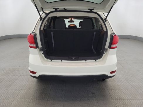 Used 2019 Dodge Journey SE image 29