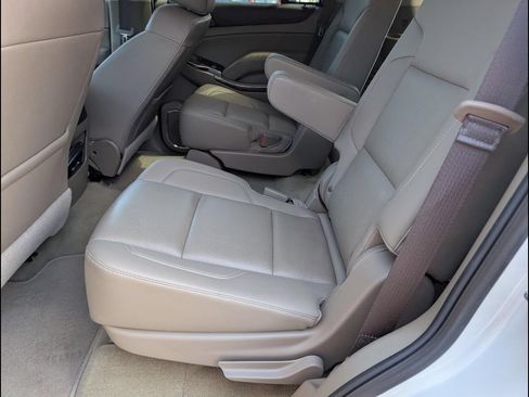 Used 2018 GMC Yukon SLT w/ Premium Edition AWD/4WD image 9