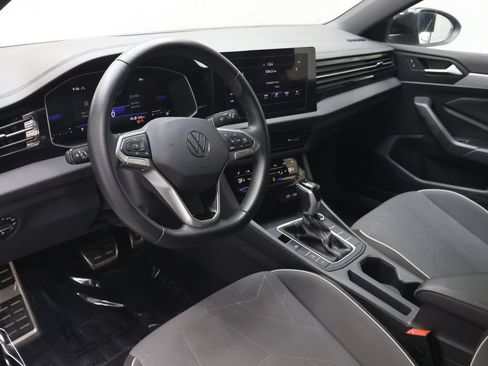 Used 2025 Volkswagen Jetta Sport FWD image 17