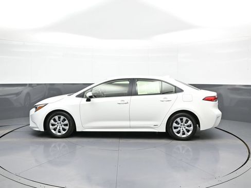 Certified 2024 Toyota Corolla LE AWD/4WD image 9
