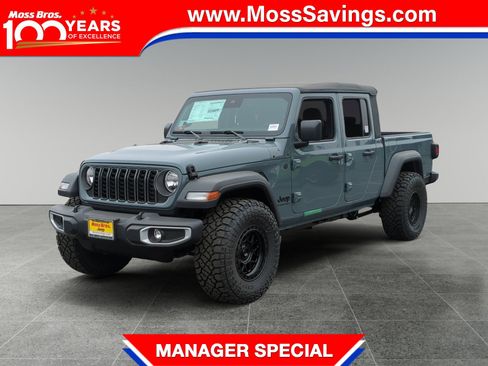 Used 2025 Jeep Gladiator Sport image 1