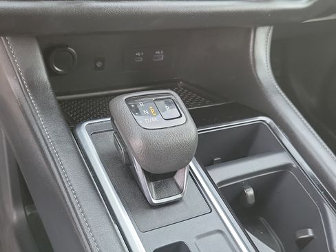 Used 2025 Nissan Pathfinder SL AWD/4WD image 30