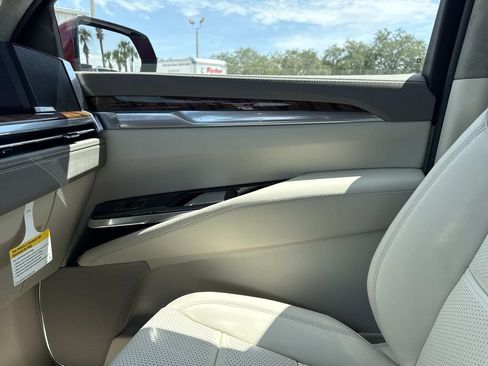 New 2026 Cadillac Escalade ESV Platinum Sport w/ LPO, Floor Liner Package AWD/4WD image 23