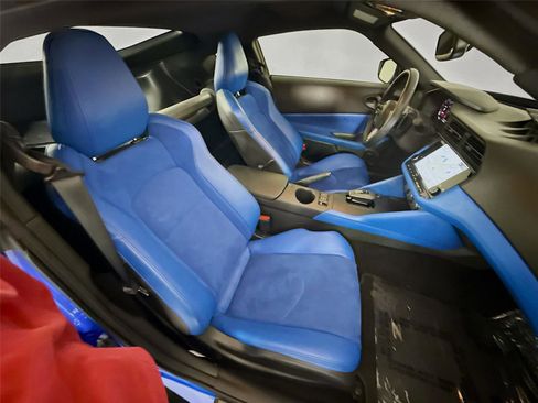 Used 2025 Nissan Z Performance w/ Floor Mat Package RWD image 20