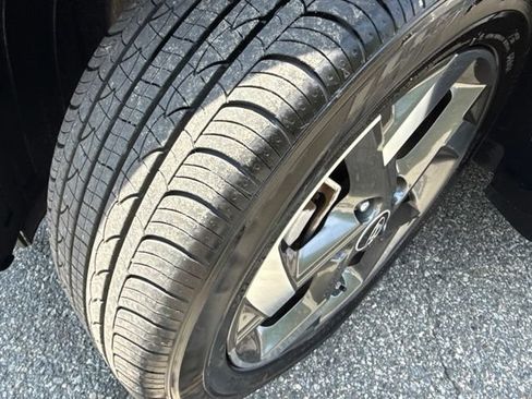 Used 2024 Hyundai Venue SEL FWD image 7