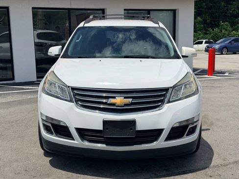 Used 2017 Chevrolet Traverse LT w/ Style and Technology Package FWD image 9