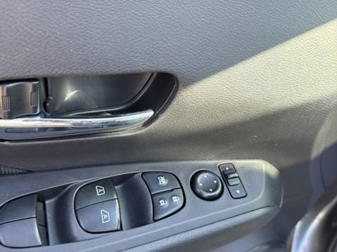 Used 2022 Nissan Kicks SV FWD image 14