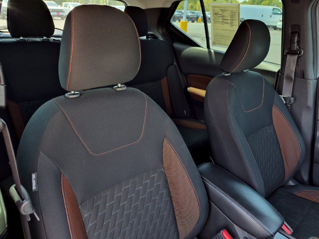 Used 2021 Nissan Kicks SR FWD image 12