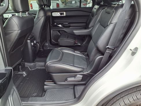 Used 2022 Ford Explorer ST w/ Equipment Group 401A image 16