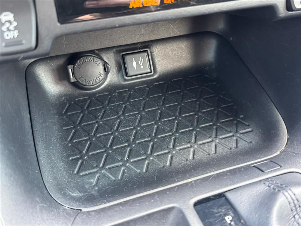 Used 2019 Toyota RAV4 LE AWD/4WD image 24