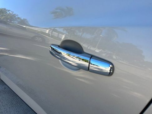 Used 2011 Buick Enclave CXL image 97