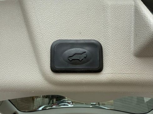 Used 2014 Buick Enclave Leather w/ Trailering Provision Package image 28