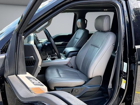 Used 2020 Ford F150 Lariat w/ Equipment Group 502A Luxury AWD/4WD image 22