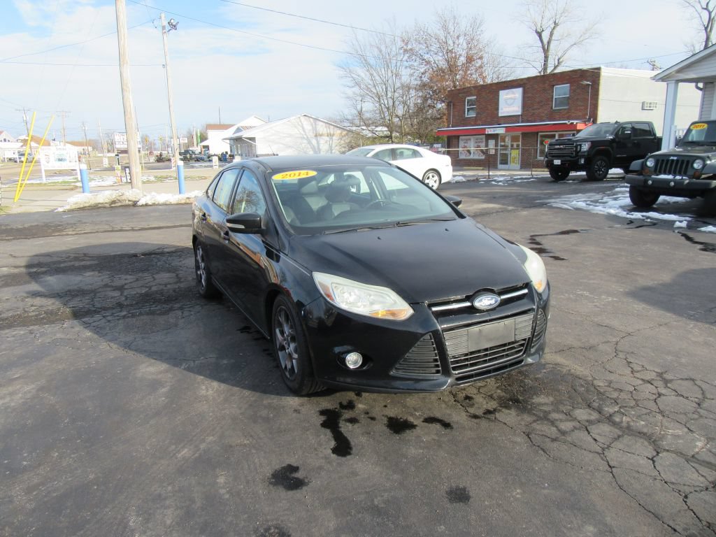Used 2014 Ford Focus SE w/ Equipment Group 201A FWD image 3