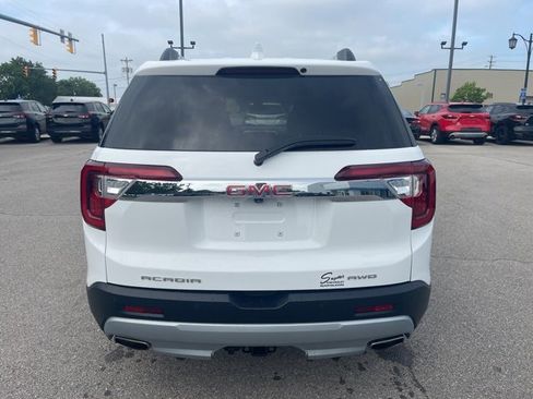 Used 2023 GMC Acadia SLE w/ Driver Convenience Package image 6