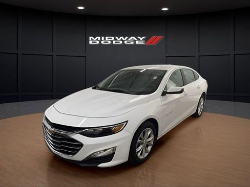 Used 2024 Chevrolet Malibu LT FWD image 2