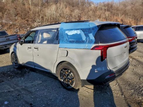 Used 2025 Kia Carnival SX Prestige image 3