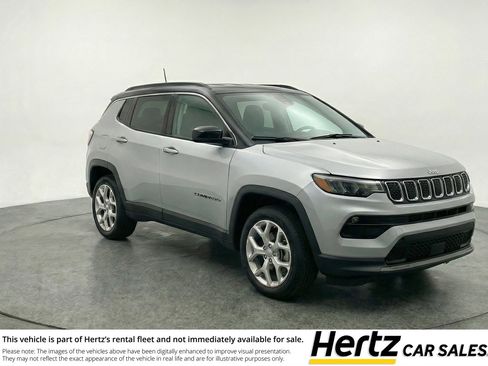 Used 2025 Jeep Compass Limited image 1