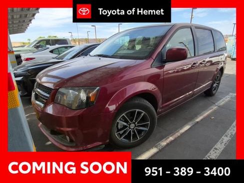 Used 2018 Dodge Grand Caravan SE FWD image 1