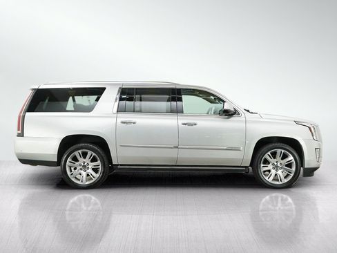Used 2020 Cadillac Escalade ESV Premium Luxury AWD/4WD image 6