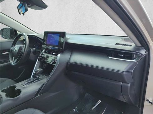 Certified 2024 Toyota Venza LE AWD/4WD image 27