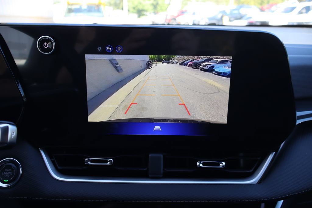 New 2027 Chevrolet Equinox LT FWD image 13