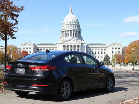 Used 2018 Hyundai Elantra Value Edition w/ Cargo Package FWD image 5