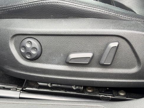 Used 2011 Volkswagen CC Lux FWD image 19