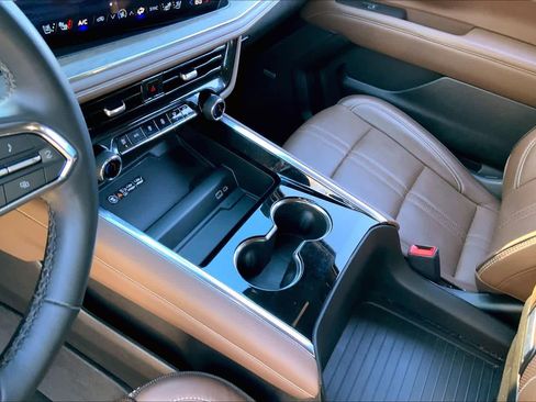 Certified 2025 Chevrolet Tahoe High Country w/ Sun And Tow Package image 15