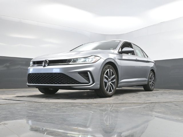 Used 2025 Volkswagen Jetta SE FWD image 46