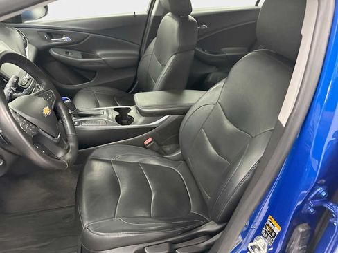 Used 2017 Chevrolet Volt Premier w/ Driver Confidence II Package FWD image 13