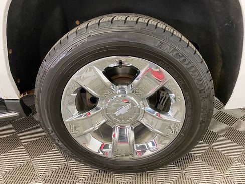 Used 2019 Chevrolet Suburban Premier image 8