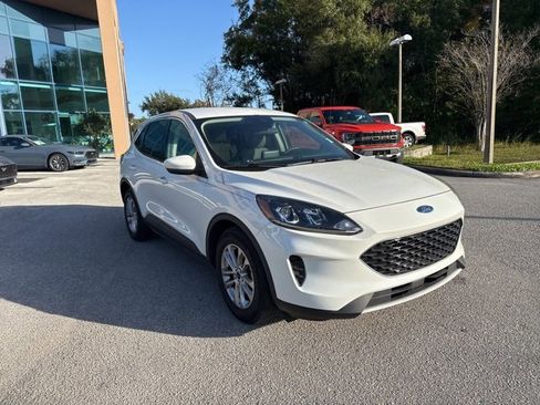 Certified 2020 Ford Escape SE image 8