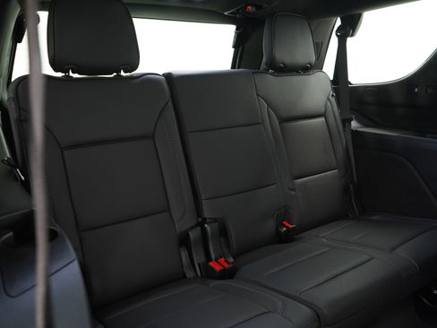 Used 2025 GMC Yukon Denali w/ Denali Reserve Package AWD/4WD image 16