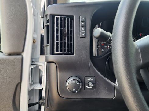 New 2024 Chevrolet Express 3500 w/ Power Convenience Package image 27