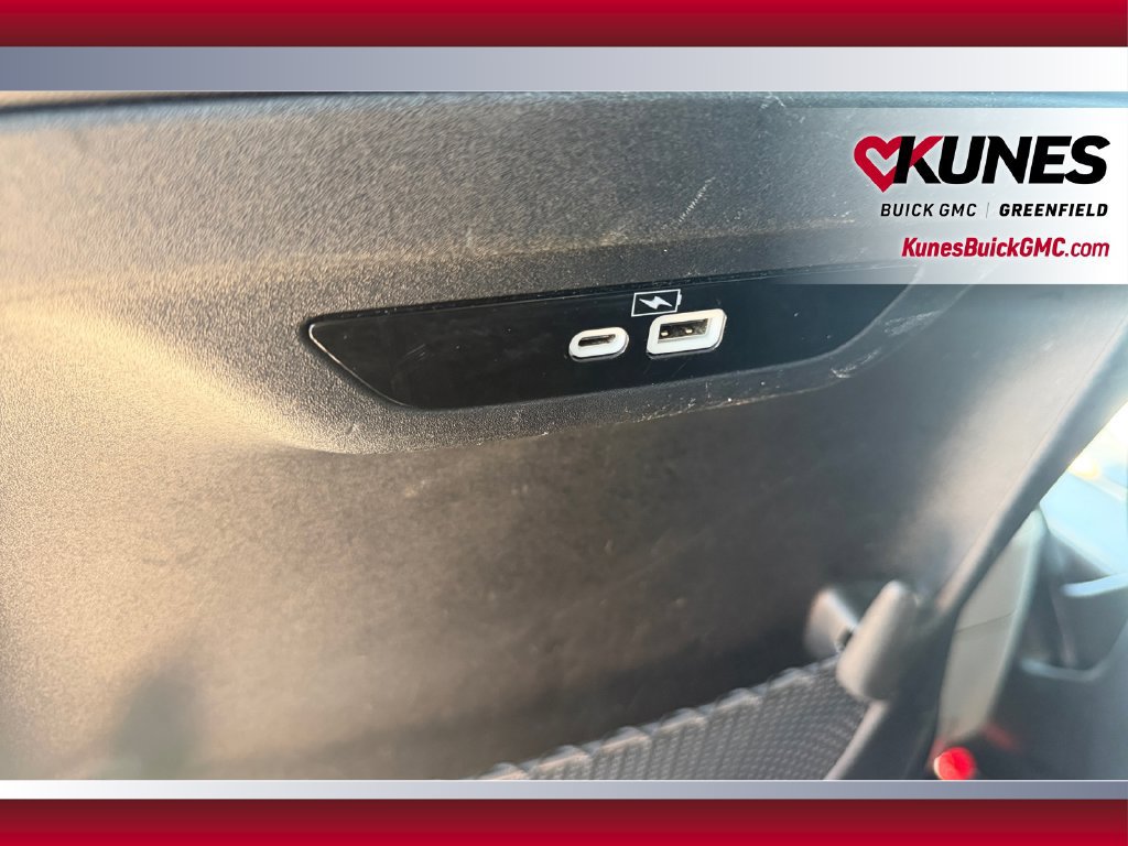 Used 2023 Chrysler Pacifica Touring-L FWD image 36