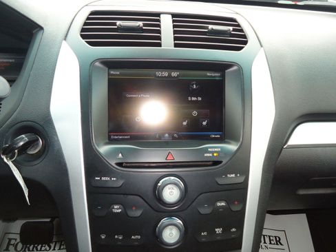 Used 2015 Ford Explorer XLT w/ Equipment Group 202A image 15