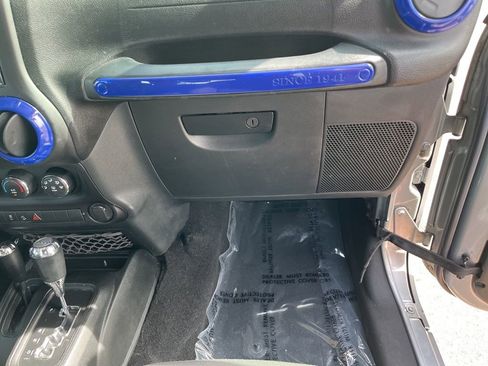 Used 2017 Jeep Wrangler Unlimited Sport w/ Connectivity Group image 28