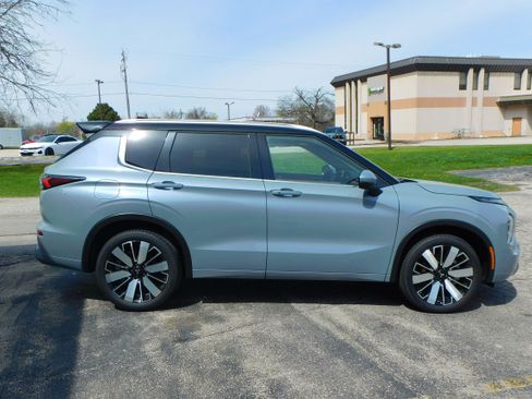 New 2025 Mitsubishi Outlander SEL image 10