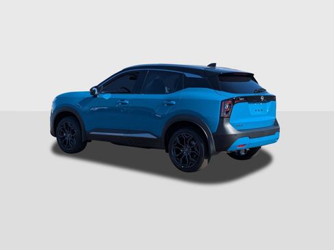 New 2026 Nissan Kicks SR FWD image 3