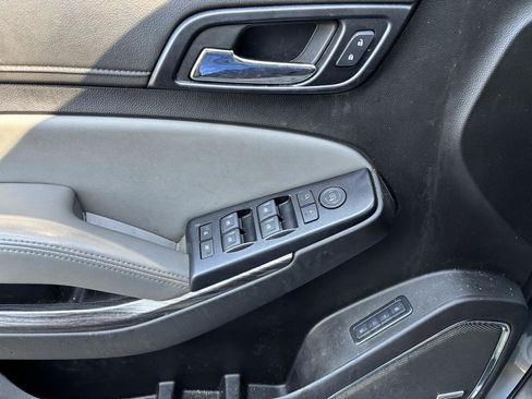 Used 2019 Chevrolet Suburban LT RWD image 14