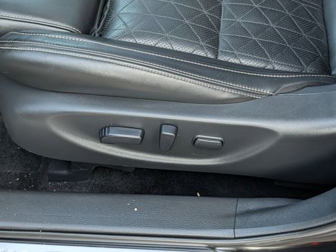 Used 2018 Nissan Maxima Platinum image 19