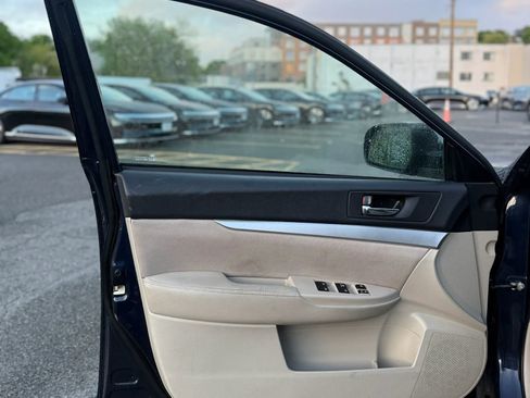 Used 2013 Subaru Outback 2.5i Premium w/ All-Weather Pkg AWD/4WD image 33